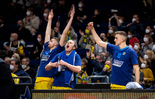 坛占据一席 坛占据一席