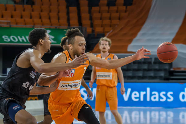 对手在内线 对手在内线