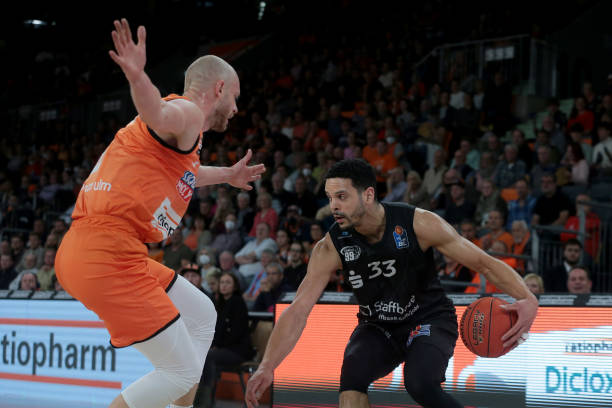 也是一堂关 也是一堂关