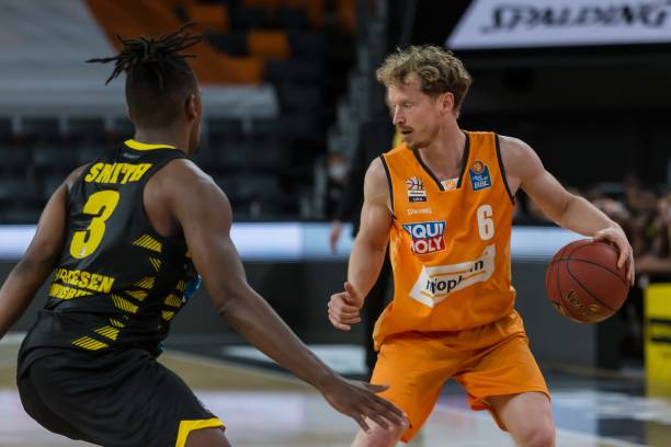 来阵阵呐喊 来阵阵呐喊